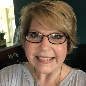 Meet your Posher, Pam